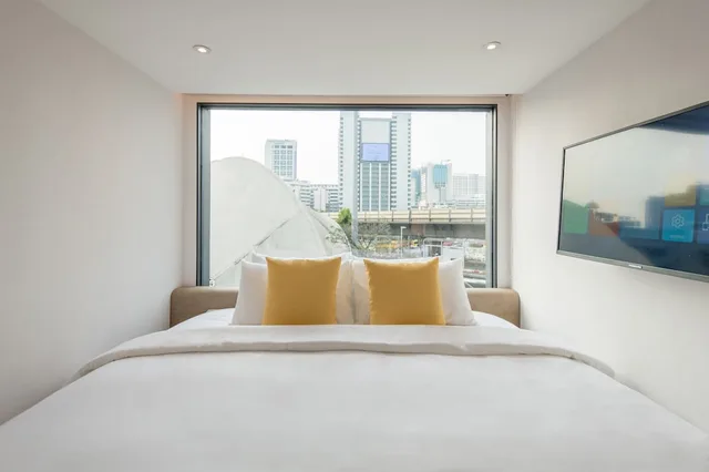 غرفة بسرير كينج بإطلالة على المدينة، YELLO ROOMS Victory Monument 2/4