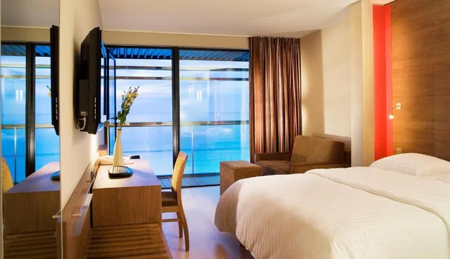 Prestige, Side Sea View, Oceania Saint Malo Hotel 2/2