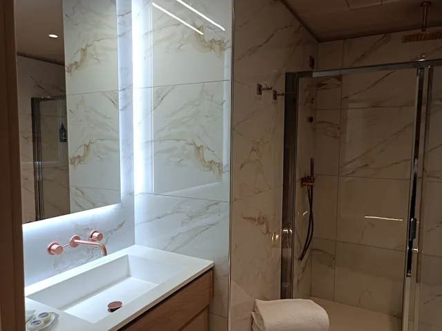 جناح بسرير كينج بشرفة بغرفة نوم واحدة، Miramare Suites 3/3
