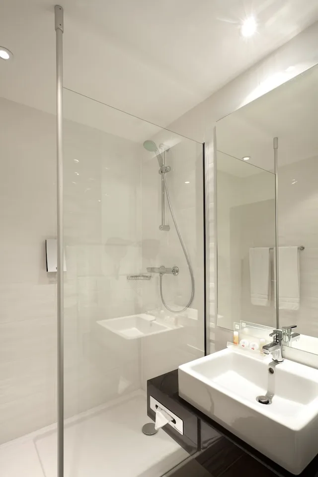 غرفة قياسية بسريرين منفصلين مع أريكة، Holiday Inn Lille Ouest Englos 2/3
