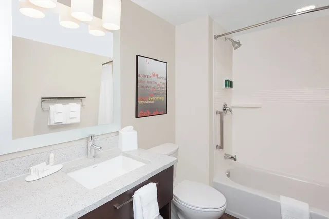 جناح بسرير كوين بغرفة نوم واحدة لذوي الإعاقة، TownePlace Suites by Marriott Titusville Kennedy Space Center 2/2