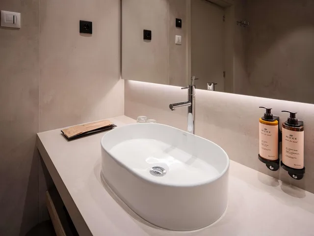 غرفة فاخرة بريفيليج بسرير كينج، Mercure Ponta Delgada Azores 9/10