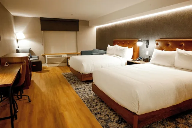 Deluxe, Multiple Beds، Four Points by Sheraton Austin Airport 1/5
