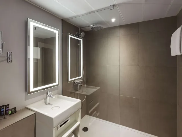 غرفة تنفيذية بسرير كوين، Novotel Amsterdam City Hotel 6/9