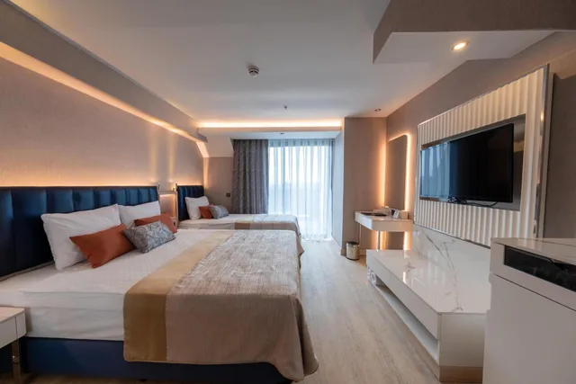 غرفة سوبيريور ثلاثية بإطلالة على البحر، Lago Hotel Ex Azura Deluxe Resort & Aqua Sorgun 7/9
