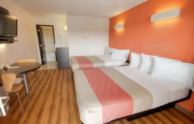 غرفة قياسية بسريرين كوين، Motel6 Lethbridge Ab 1/7