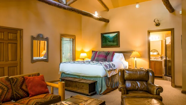 Suite, King Bed, River Front, Weasku Inn 1/2