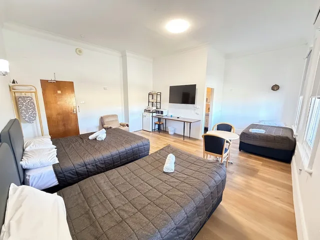Heritage, Family, Twin Beds، Alpine Heritage Motel 1/4