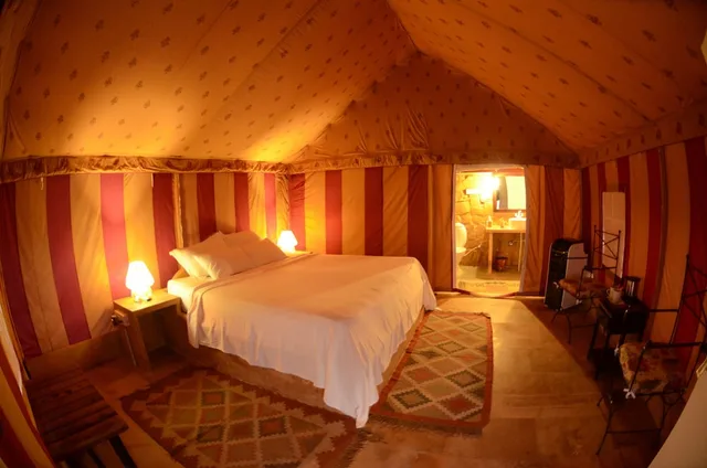 خيمة ديلوكس بسريرين منفصلين بغرفة نوم واحدة، Damodra Desert Camp 2/5