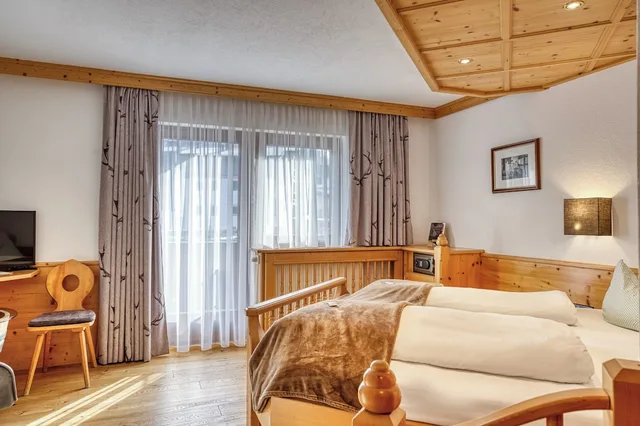 غرفة كومفورت بسرير كوين، Alpenhotel Stolz 4/10