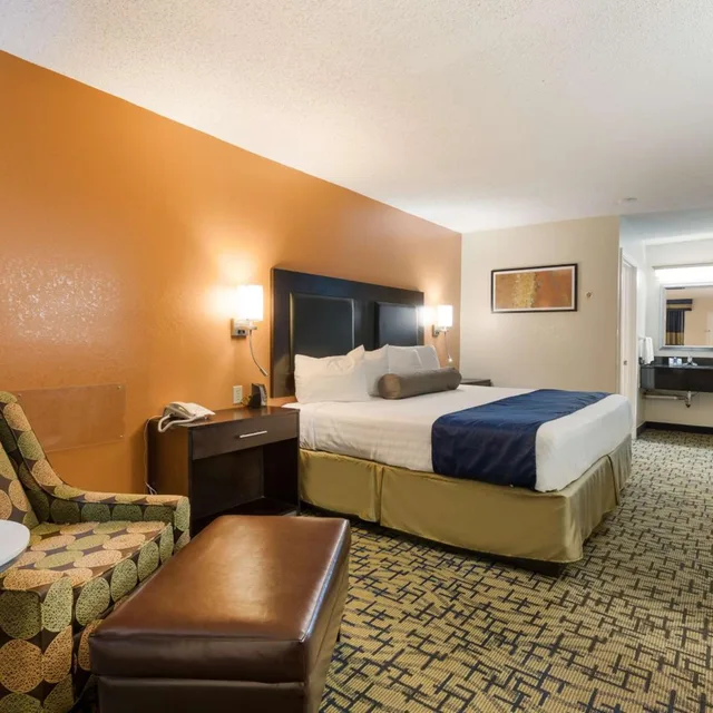 غرفة بسرير كينج للمدخنين، SureStay Hotel by Best Western Meridian 3/10