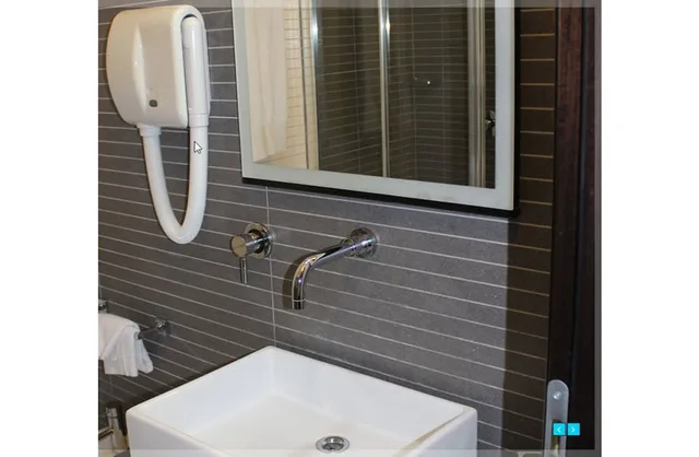 غرفة سوبيريور بسرير مزدوج بشرفة بإطلالة جزئية على البحر، Hotel Admeto 1/1