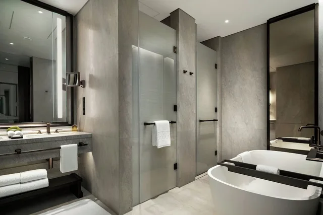 غرفة ركنية بسرير كينج بإطلالة على المدينة، The St. Regis Hong Kong 4/5