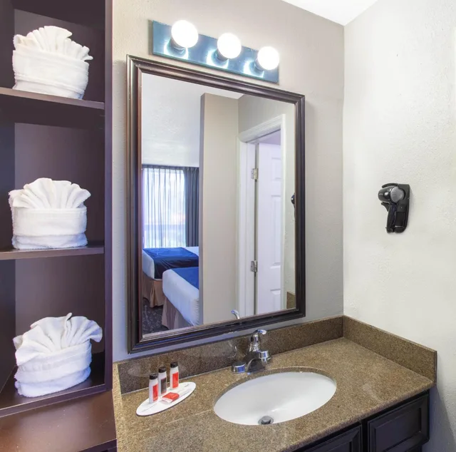 غرفة ديلوكس عائلية بسريرين كوين، Grand Hotel Orlando At Universal Blvd 5/5