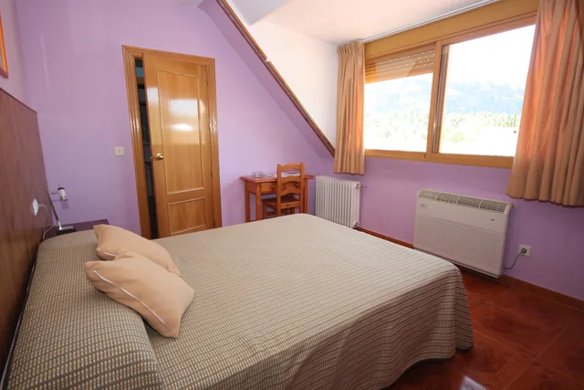 غرفة قياسية بسرير مزدوج أو سريرين منفصلين، RURAL MOUNTAIN HOTEL - CAZORLA 2/2