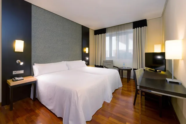 غرفة قياسية بسرير كينج، Hotel Murcia Rincon de Pepe Affiliated by Melia (ex Tryp Murcia) 6/10