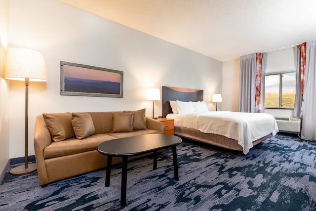 غرفة بسرير كينج مع أريكة، Fairfield Inn Suites By Marriott Spearfish 1/2