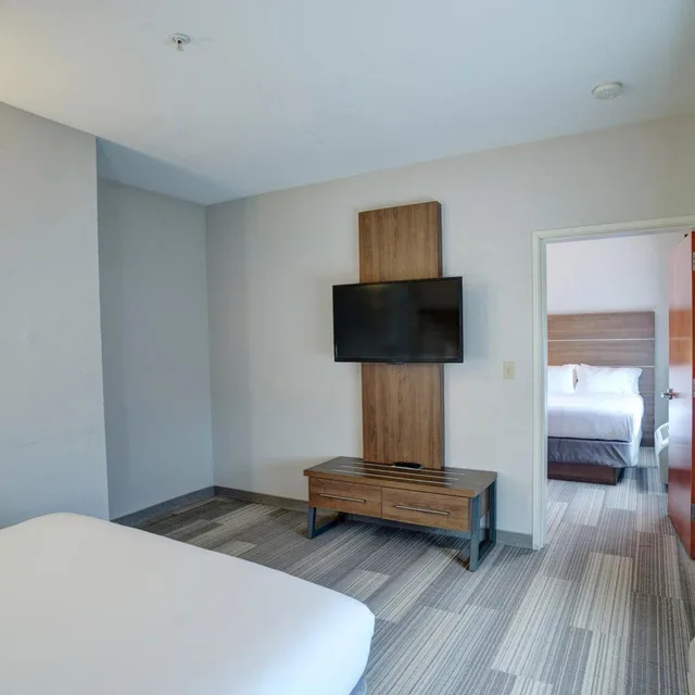 غرفة بسريرين كوين وسرير كوين، Holiday Inn Express La Plata 4/5