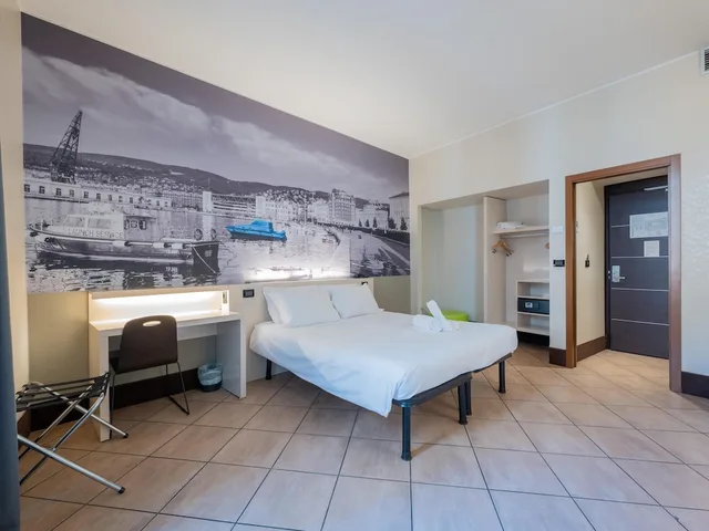 غرفة سوبيريور بسرير كوين، B&B Hotel Trieste 2/3