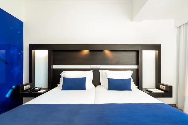 غرفة عائلية بسريرين منفصلين مع أريكة، Jupiter Algarve Hotel 4/8