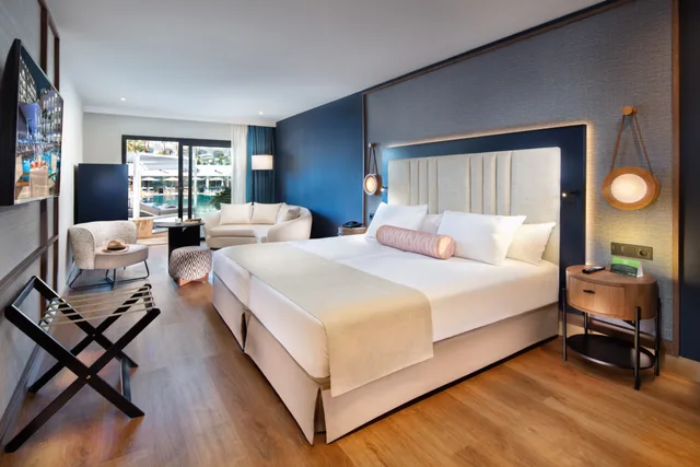 Pool, Balcony, Junior Suite, Princess Inspire Tenerife - Adults Only 1/2