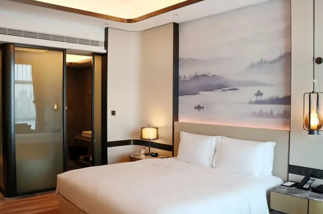 غرفة ديلوكس بسرير مزدوج بإطلالة على البحيرة، Pullman Suzhou Taicang 4/4