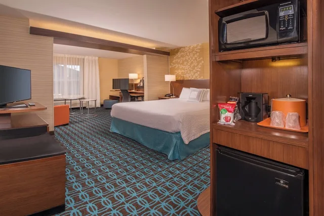 جناح بسرير كينج مع أريكة، Fairfield Inn Suites Easton 1/2