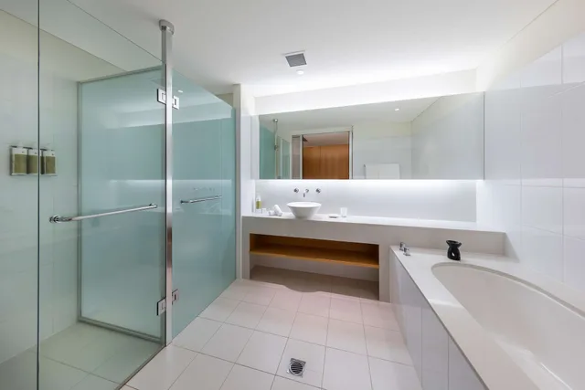 1 Bedroom, Wellness, Suite, King Bed, Adult Only، Avani Cypress Lakes Resort 4/6