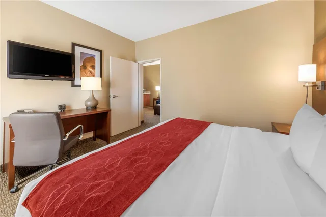 Upgrade, Suite, King and Queen Bed, Comfort Suites Barstow Near I-15 1/4