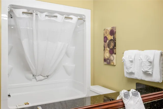 Room, 2 Queen Beds, Best Western Plus Grand-Sault Hotel & Suites 7/7