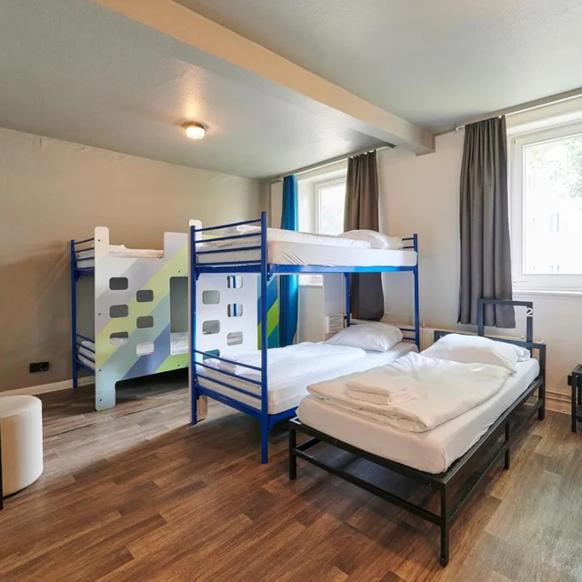 غرفة بـ6 غرف نوم، a&o Hamburg Reeperbahn 3/8