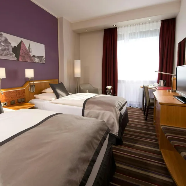 Comfort, King Bed, LEONARDO HOTEL KARLSRUHE 3/10