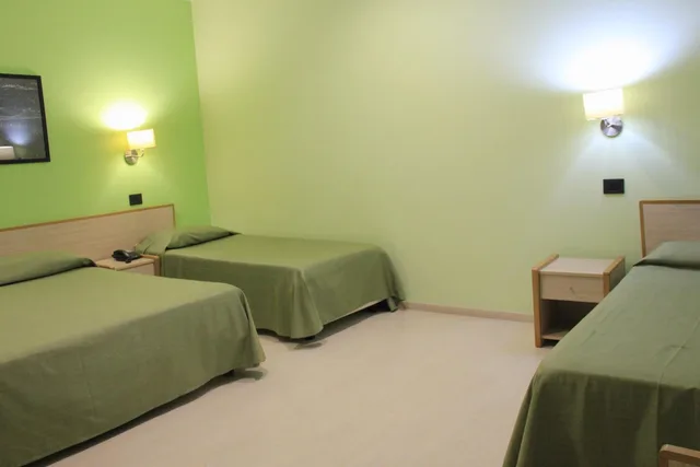 غرفة ثلاثية، CITTA DEI PAPI HOTEL 5/9