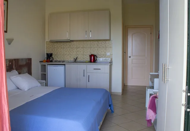 Deluxe, Queen Bed, Partial Sea View, Loukas Hotel &amp; Apartments 3/7