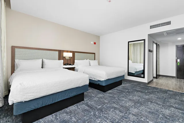 غرفة بسريرين كوين لذوي الإعاقة، Hampton Inn Kansas City/Downtown Financial District 2/7