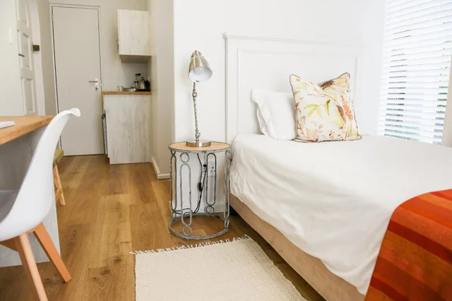 Palais, Guest Room, Petite, Single Bed, Small، Four Palms Accommodation 3/3