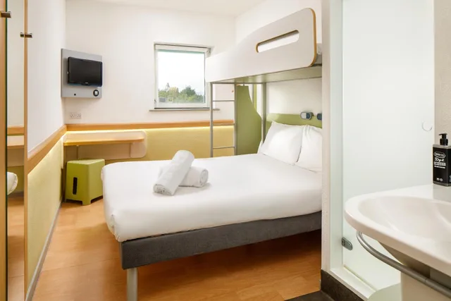 غرفة قياسية بسرير مزدوج وسرير فردي، Ibis Budget Sheffield Arena 6/10