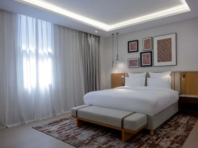 جناح ديلوكس بسرير كينج مع أريكة، فندق ميركيور خميس مشيط(Mercure Hotel Khamis Mushayt) 2/6
