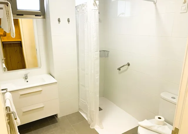 استوديو بسريرين منفصلين بإطلالة على الحديقة في الطابق الأرضي، Brisamar Canteras Apartments 4/5