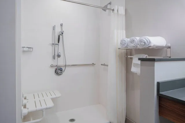 جناح بسرير كينج، Fairfield Inn & Suites Pensacola Pine Forest 6/7