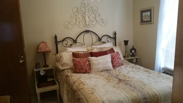 French, Queen Bed, Private Bathroom، Woodstock Inn B&B 2/3