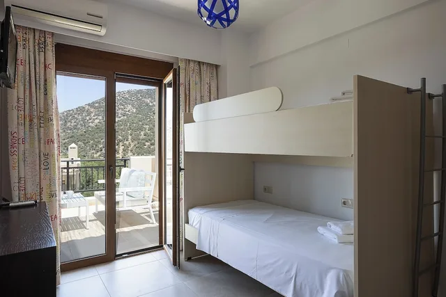 4 Bedrooms, Villa, Twin Beds, 2 King Beds, Bunk Bed, Two Story, Sofa، Pantheon Villas 3/10