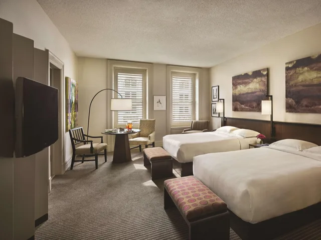 غرفة بسريرين كوين، The Bellevue Hotel 6/8