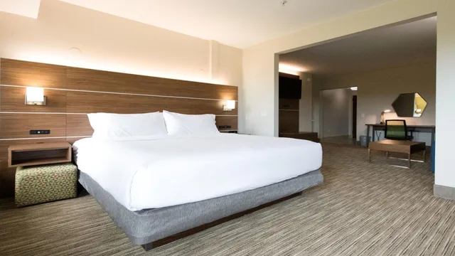استوديو بسرير كينج لذوي الإعاقة، Holiday Inn Express Hotel Suites Lexington Nw the Vineyard 1/4
