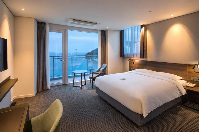 Ocean, Suite, King Bed, Terrace، Grab The Ocean Songdo 2/2