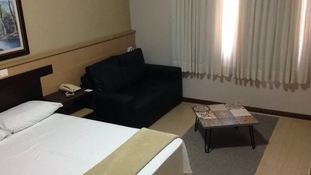 غرفة ديلوكس ثلاثية بسرير مزدوج وسريرين منفصلين، Steinhausen Hotel 2/4