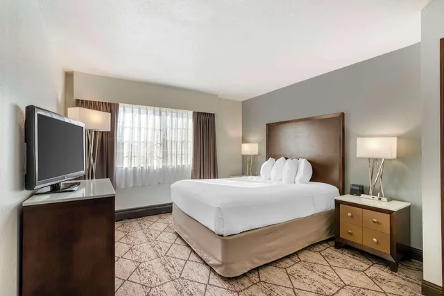 جناح بسريرين كوين بمطبخ صغير، Best Western Plus Longbranch Hotel and Convention Center 4/7