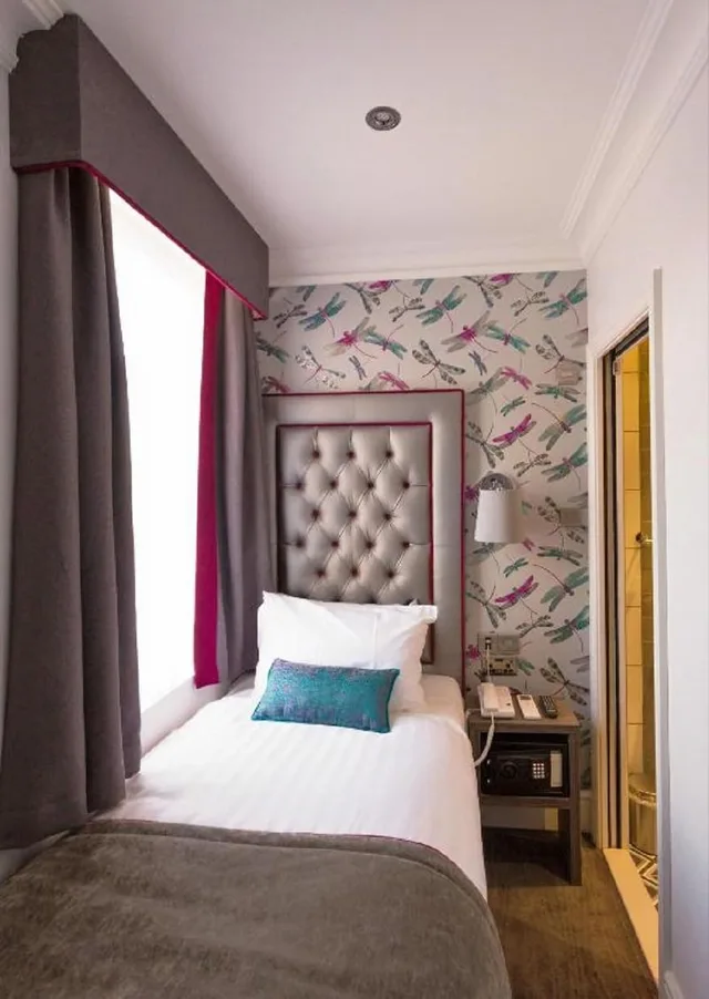 غرفة مفردة، The Beverley Hotel 6/6