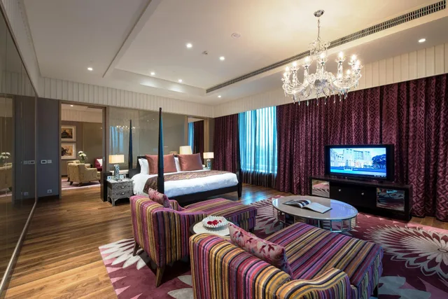 جناح غراند فاخر، TAJ SANTACRUZ 2/3