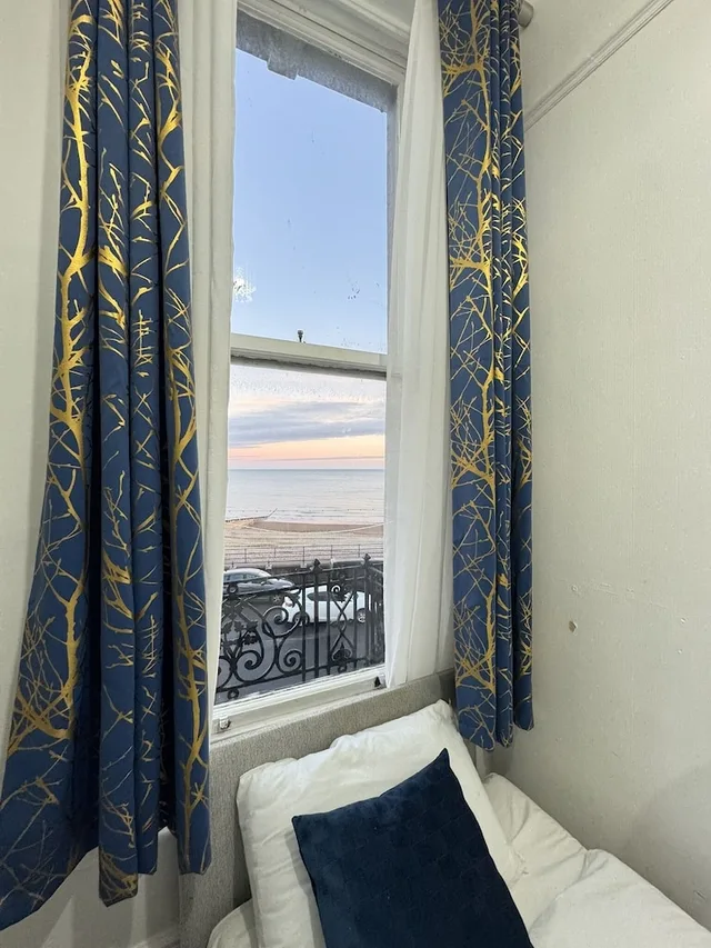 غرفة قياسية مفردة بإطلالة على البحر، OYO Marine Parade Hotel Eastbourne Pier 10/11